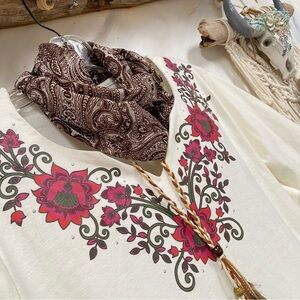 Beautiful Folk floral blouse w 3/4 sleeves w  prairie country shabby chic vibe